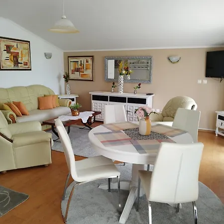 Appartmani Punta アパート ウマグ